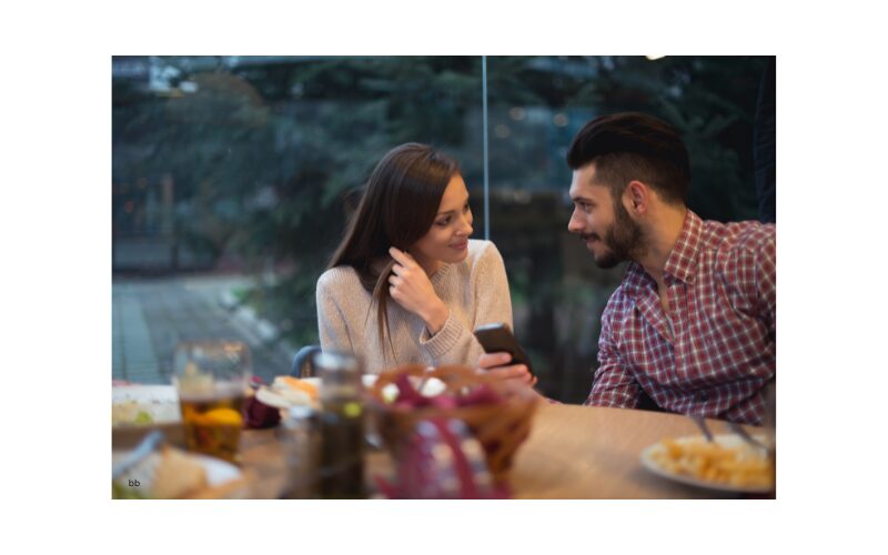 Safe Online Dating: Tips For Meeting Strangers Safely